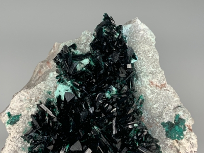 Brochantite from Milpillas Mine, Cuitaca, Sonora, Mexico [db_pics/ZowaderUpdates/DZ0103c.jpg]