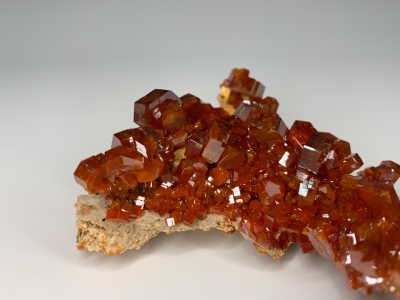 Vanadinite from Mibladen, Morocco [db_pics/ZowaderUpdates/DZ0210c.jpg]