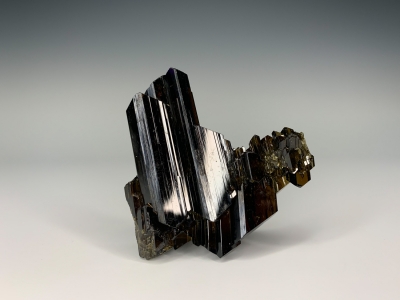 Epidote from Tormiq, Near Gilgit, Pakistan [db_pics/ZowaderUpdates/DZ0212a.jpg]