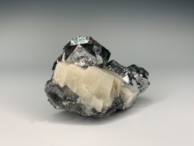 Skutterudite from Bou Azzer District, Tazenakht, Ouarzazate Province, Morocco [db_pics/ZowaderUpdates/DZ1512b.jpg]