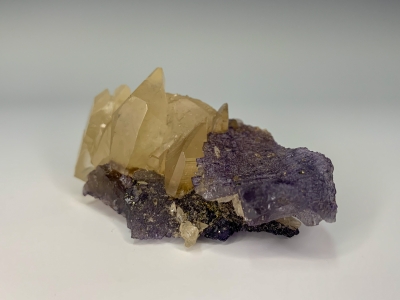 Calcite on Fluorite from Denton Mine, Harris Creek District, Southern Illinois USA [db_pics/ZowaderUpdates/DZ1601c.jpg]
