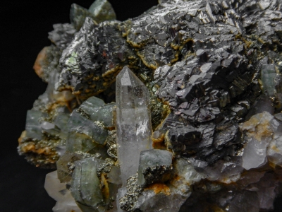 Fluorapatite, Arsenopyrite, Pyrite, Chalcopyrite & Quartz from Panasqueira Mine, Barroca Grande, Beira Baxia, Portugal [db_pics/update5/ML00291d.jpg]