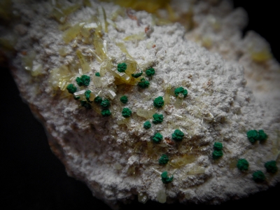 Mimetite from Tsumeb Mine, Tsumeb, Namibia [db_pics/update5/ML00292b.jpg]