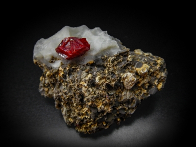 Cinnabar from Poverty Peak District, Humbolt County, Nevada, USA [db_pics/update5/ML00293a.jpg]