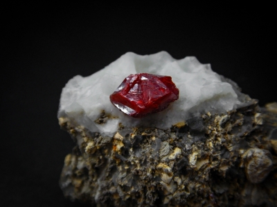Cinnabar from Poverty Peak District, Humbolt County, Nevada, USA [db_pics/update5/ML00293b.jpg]