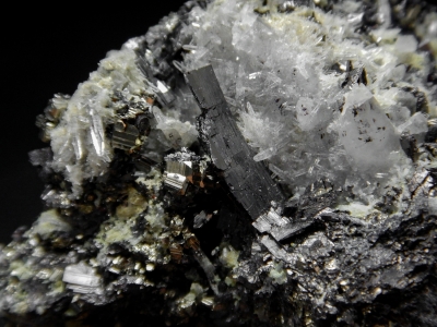 Enargite, Pyrite & Quartz from Leonard Mine, Butte, Silver Bow County, Montana, USA [db_pics/update5/ML00304b.jpg]