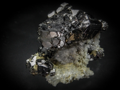 Sphalerite & Quartz from Dal'negorsk, Primorskiy Kray, Russia [db_pics/update5/ML00375b.jpg]