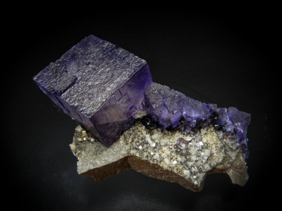 Fluorite, Dolomite & Natural Petroleum from Elmwood Mine, Smith County, Tennessee, USA [db_pics/update6/ML00414a.jpg]