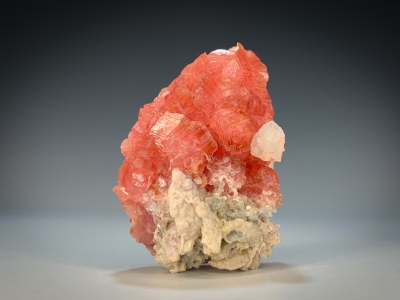 Fluorite on Rhodochrosite from Uchucchacua Mine, Oyon, Lima, Dept., Peru [db_pics/update7/ML00691a.jpg]