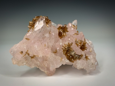 Rose Quartz & Eosphorite from Taquaral, Itinga, Minas Gerais, Brazil [db_pics/update7/ML00696a.jpg]