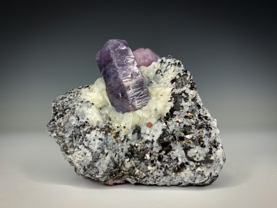 Corundum var. Sapphire from Amboarohy, Zazafotsy, Fianarantsoa Province, Madagascar [db_pics/update7/ML00734a.jpg]