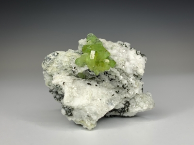 Titanite on Muscovite from Tormiq, Gilgit-Baltistan, Pakistan [db_pics/update7/ML00750c.jpg]
