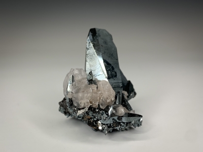 Hematite & Calcite from N'Chwaning Mines, Kuruman, Kalahari Manganese Field, Northern Cape, South Africa [db_pics/update7/ML00751c.jpg]