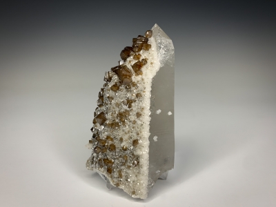Scheelite on Quartz from Yaogangxian Mine, Chenzhou Prefecture, Hunan Province, China [db_pics/update7/ML00754a.jpg]