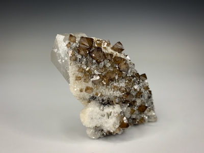 Scheelite on Quartz from Yaogangxian Mine, Chenzhou Prefecture, Hunan Province, China [db_pics/update7/ML00754d.jpg]