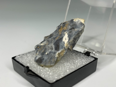 Gold in Quartz from Goldfield, Esmerelda County, Nevada, USA [db_pics/update7/ML00788c.jpg]