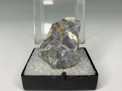 Gold in Quartz from Goldfield, Esmerelda County, Nevada, USA [db_pics/update7/ML00788d.jpg]