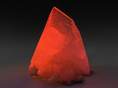 Manganoan Calcite from Bor Pit, Dal'negorsk, Primorsky Krai, Russia [db_pics/update7/ML00799d.jpg]