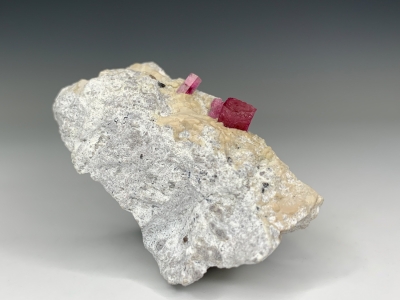 Red Beryl from Violet Claims, Wah Wah Mountains, Beaver County, Utah, USA [db_pics/update7/ML00808b.jpg]