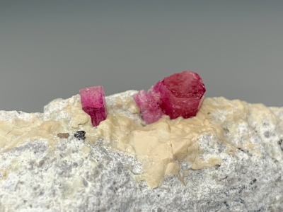 Red Beryl from Violet Claims, Wah Wah Mountains, Beaver County, Utah, USA [db_pics/update7/ML00808d.jpg]