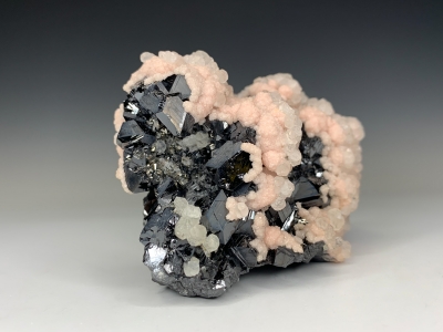 Rhodochrosite, Calcite & Sphalerite from Baia Sprie, Maramures, Romania [db_pics/update7/ML00814b.jpg]