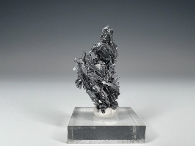 Acanthite from Las Chispas Mine, Arizpe, Sonora, Mexico [db_pics/update7/ML00838a.jpg]