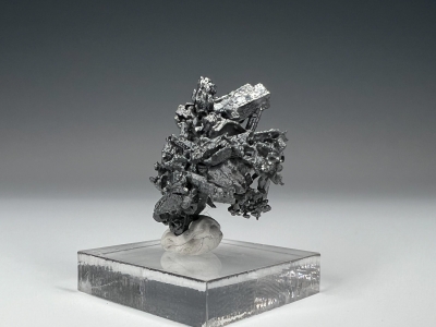 Acanthite from Las Chispas Mine, Arizpe, Sonora, Mexico [db_pics/update7/ML00839c.jpg]