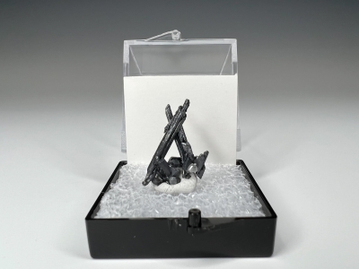 Acanthite from Las Chispas Mine, Arizpe, Sonora, Mexico [db_pics/update7/ML00845a.jpg]