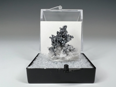 Acanthite & Quartz from Las Chispas Mine, Arizpe, Sonora, Mexico [db_pics/update7/ML00847a.jpg]