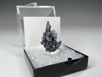 Acanthite from Las Chispas Mine, Arizpe, Sonora, Mexico [db_pics/update7/ML00848d.jpg]