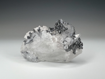 Acanthite, Calcite & Quartz from Las Chispas Mine, Arizpe, Sonora, Mexico [db_pics/update7/ML00851c.jpg]