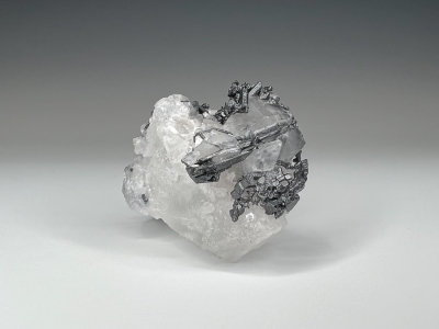 Acanthite, Calcite & Quartz from Las Chispas Mine, Arizpe, Sonora, Mexico [db_pics/update7/ML00851d.jpg]