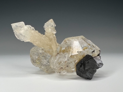 Fluorite, Quartz & Magnetite from Huanggang Mine, Inner Mongolia, China [db_pics/update7/ML00865b.jpg]