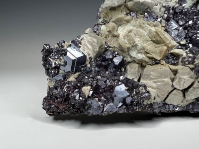 Cuprite from Red Dome Mine, Chillagoe, Queensland, Australia [db_pics/update7/ML00942d.jpg]