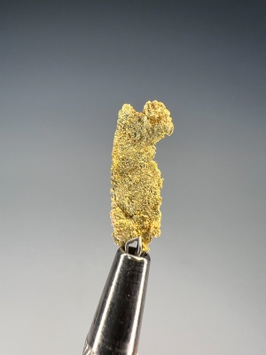 Gold from Round Mountain Mine, Toquima Range, Nye County, Nevada, USA [db_pics/update7/ML00946d.jpg]