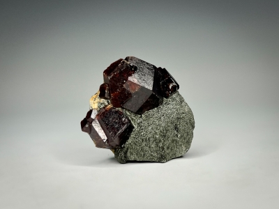 Almandine from Granatenkogel, Gaisberg Valley, Tyrol, Austria [db_pics/update7/ML00971d.jpg]