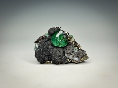 Fluorite, Sphalerite & Pyrite from Atacocha Mine, Cerro de Pasco, Pasco, Peru [db_pics/update7/ML00972b.jpg]