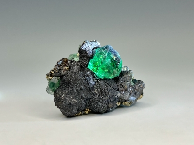 Fluorite, Sphalerite & Pyrite from Atacocha Mine, Cerro de Pasco, Pasco, Peru [db_pics/update7/ML00972d.jpg]