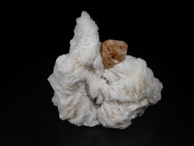 Topaz with Albite from Shigar Valley, Gilgit Division, Pakistan [db_pics/zowater/DZ1406a.jpg]