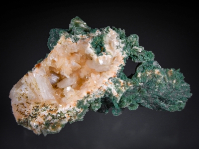 Stilbite from Sakur, Ahmadnagar District, Maharashtra, India [db_pics/zowater/DZ1804d.jpg]