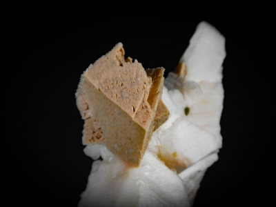 Adularia on Albite from Bristol County, Massachusetts USA [db_pics/zowater/DZ1810b.jpg]