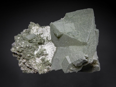 Orthoclase & Chlorite from St. Gotthard, Lepontine Alps, Ticino, Switzerland [db_pics/zowater/DZ3205a.jpg]