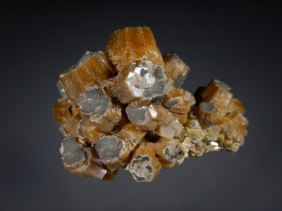 Vanadinite from Touissit Mine, Oujda Province, Morocco [db_pics/zowater/DZ3905b.jpg]