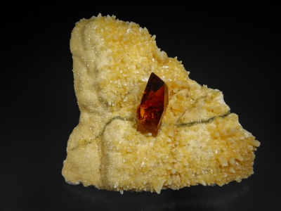Barite on Calcite from Elk Creek, Meade County, South Dakota USA [db_pics/zowater/DZ4102a.jpg]