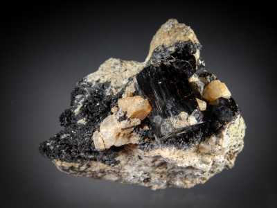 Vesuvianite from Monte Somma, Naples, Italy [db_pics/zowater/DZ4105a.jpg]