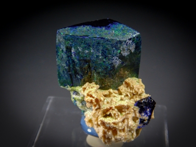Azurite from Tsumeb Mine, Tsumeb, Namibia [db_pics/zowater/DZ4109b.jpg]
