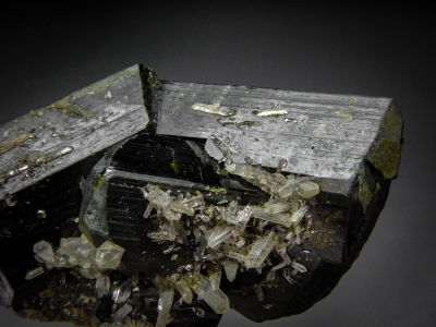 Epidote from Green Monster Mountain, Prince of Wales Island, Alaska USA [db_pics/zowater/DZ4301b.jpg]